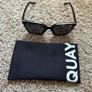 QUAY Level Up Sunglasses Black and Gold